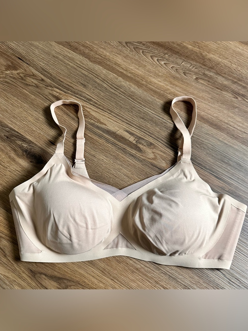 Honeylove‎ Cross Over Wireless Bra Beige Large 38 B/C Adjust Convertible Straps